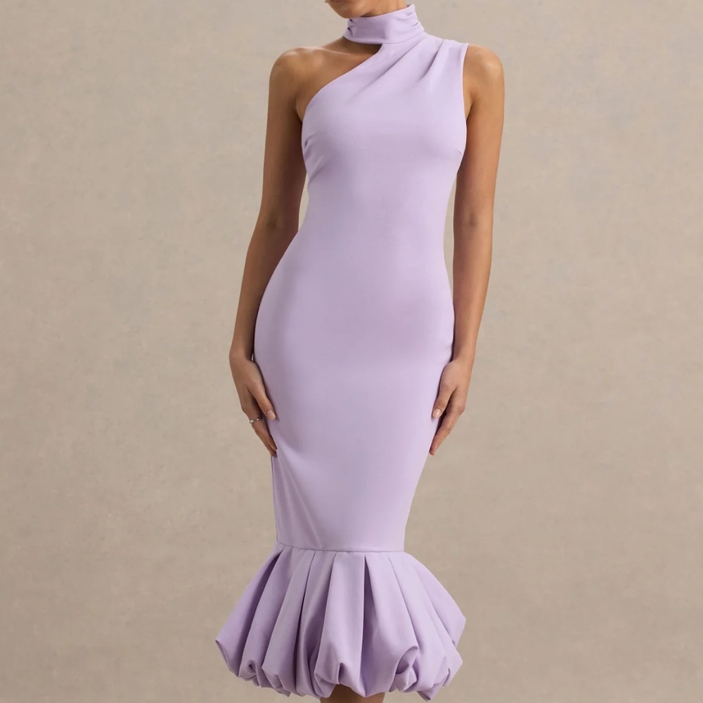 Beautiful Club London Lilac Fitted dress!